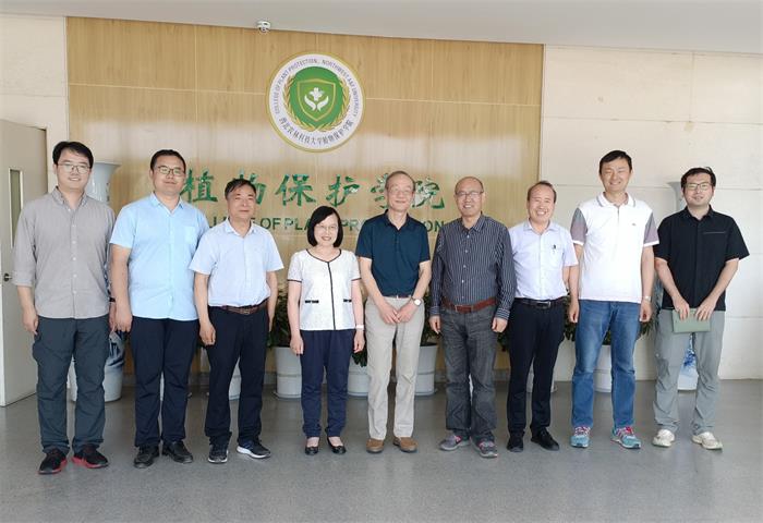 cc8296cf3cf14447a490823238c0bd9d.jpg 合影_裁剪-700.jpg