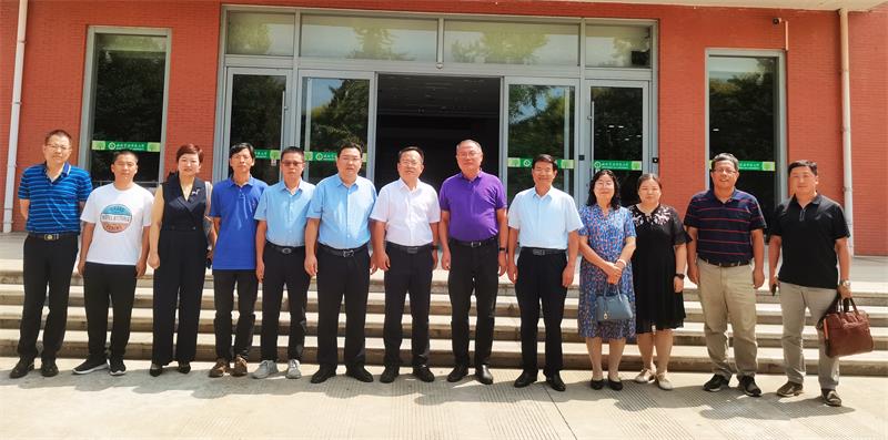 d9ab7e0d3dd74a7f91e7a71883d89b8a.jpg 合影-800.jpg